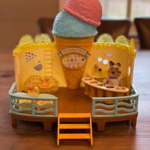 Calico Critters Seaside Ice Cream Shop
